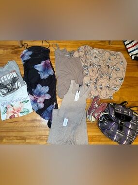 Women’s medium clothing lot